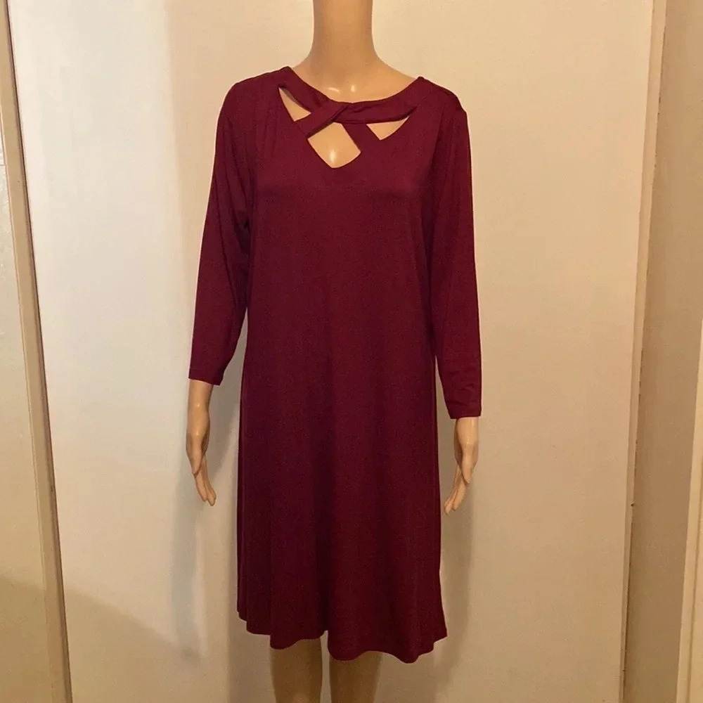 Signature Studio dress, long sleeve size XL, maroon burgundy